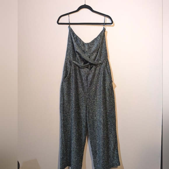 Sparkly strapless jumpsuit - Picture 1 of 4